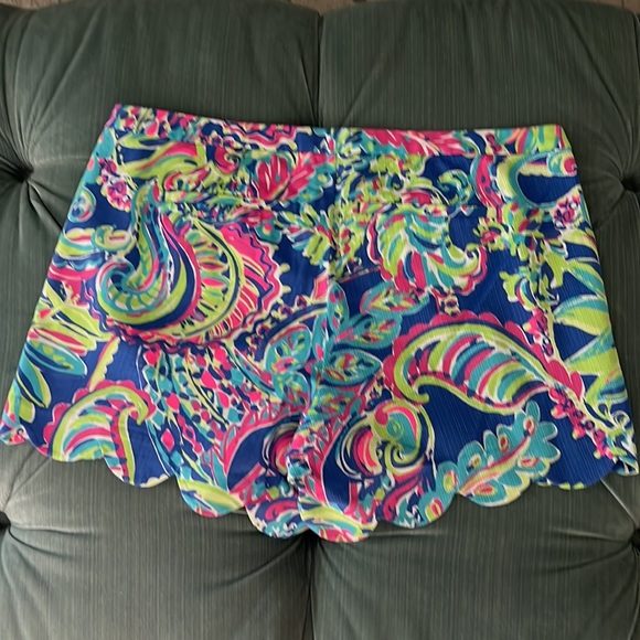 New without tags two ladies size 12 shorts. - Picture 6 of 10